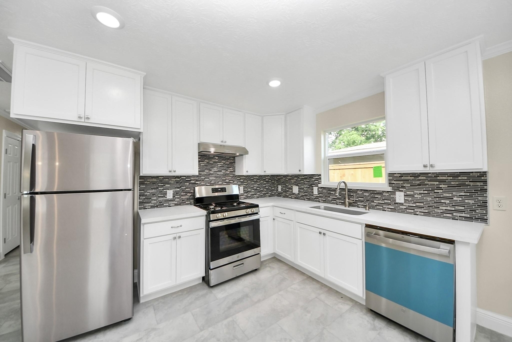 7066 Villa Street - Photo 11