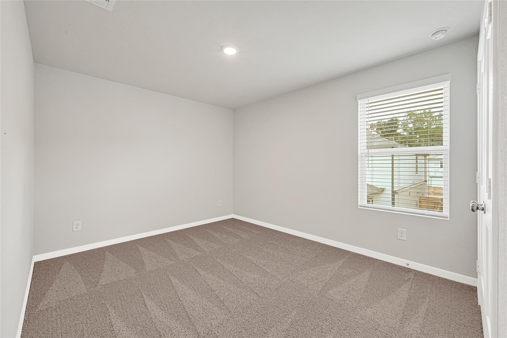 7735 Bergamot Circle - Photo 8