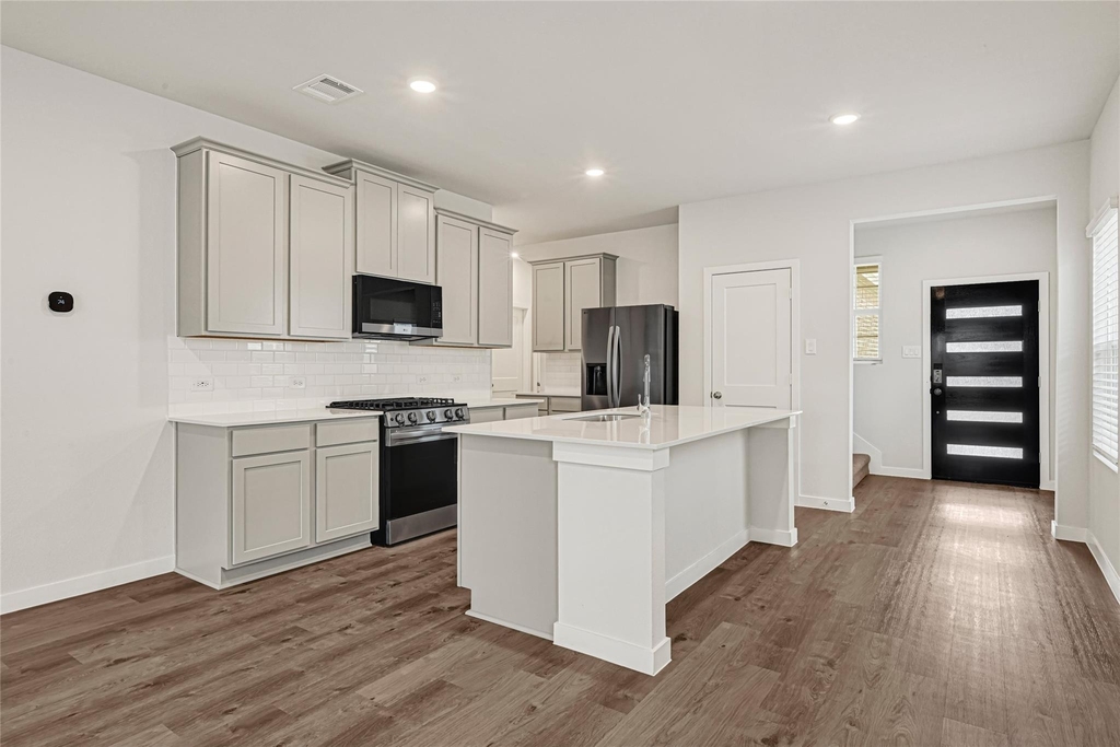 7735 Bergamot Circle - Photo 2