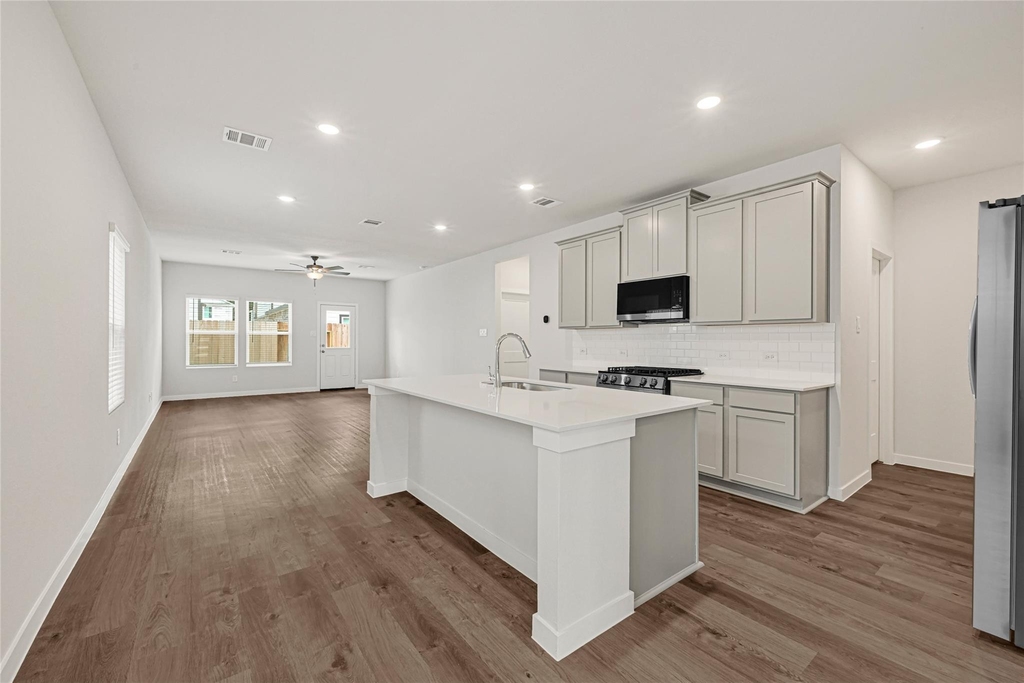 7735 Bergamot Circle - Photo 3