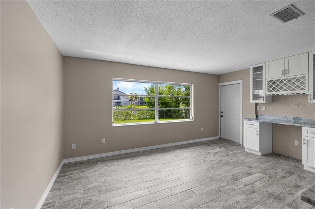 4284 Columbus Drive - Photo 8