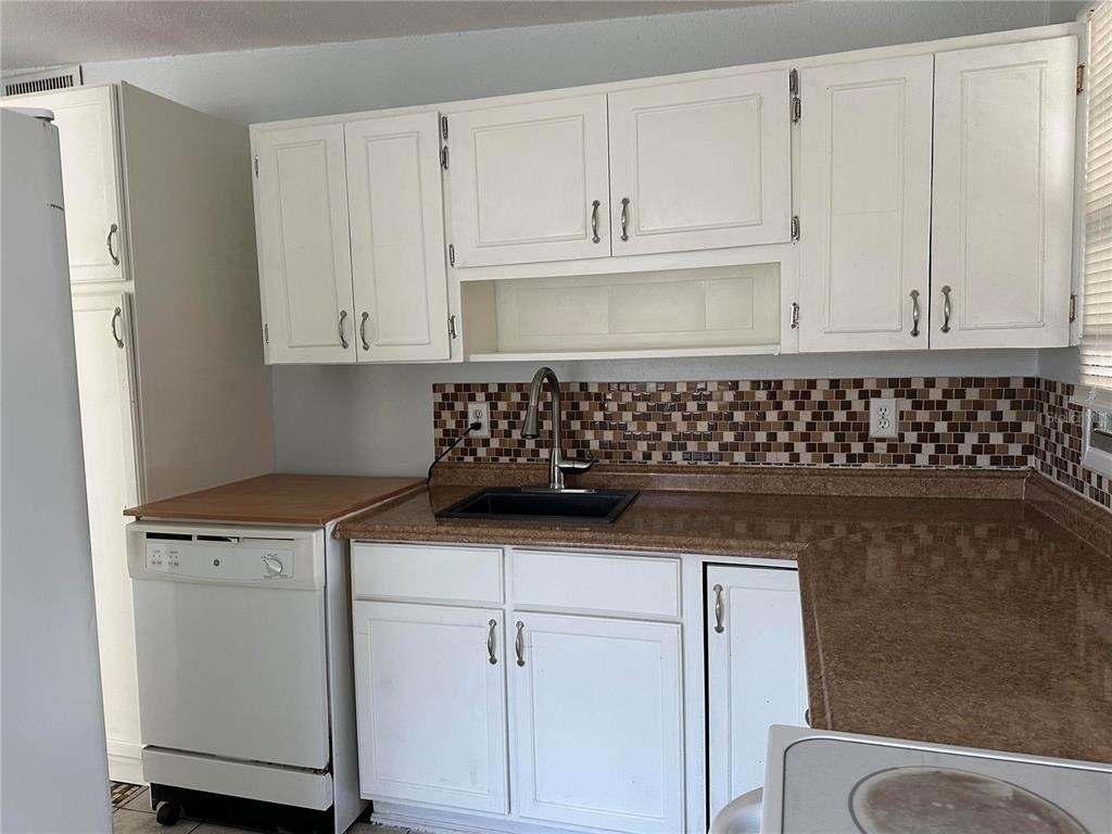 9571 83rd Street - Photo 3