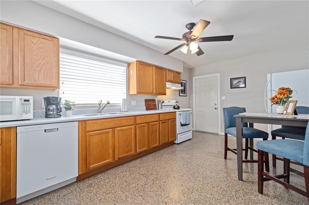 4122 W Gray Street - Photo 2