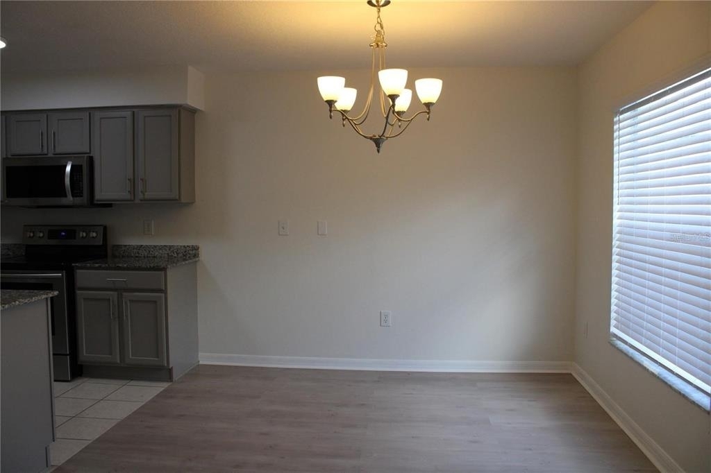 7840 Carriage Pointe Drive - Photo 8