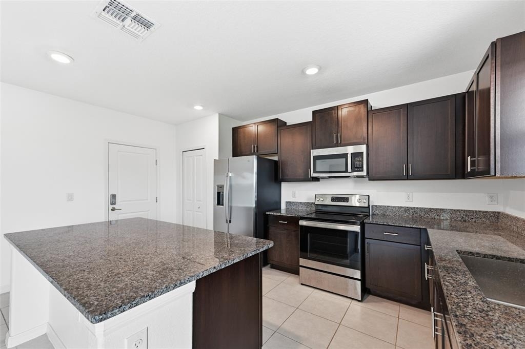 12860 Tripoli Avenue - Photo 14