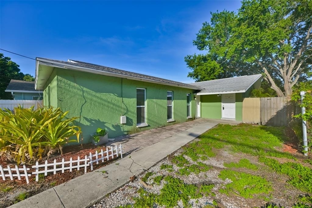 15616 Avalon Avenue - Photo 2