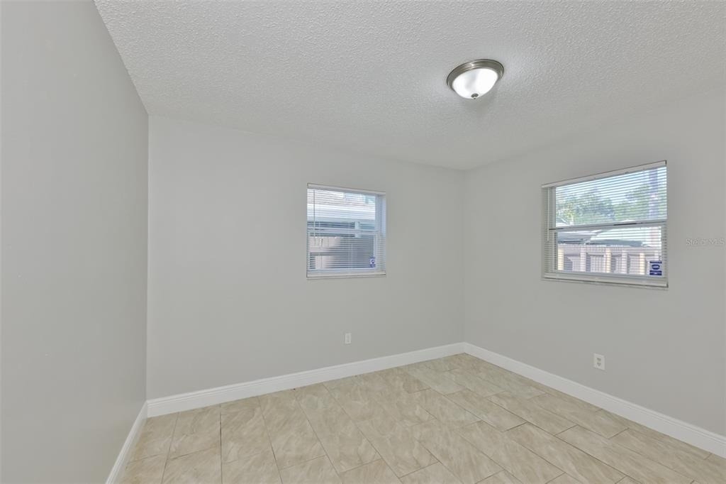 15616 Avalon Avenue - Photo 17