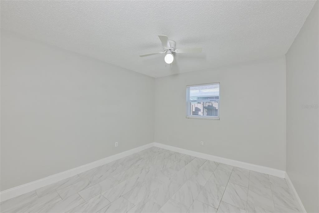15616 Avalon Avenue - Photo 14