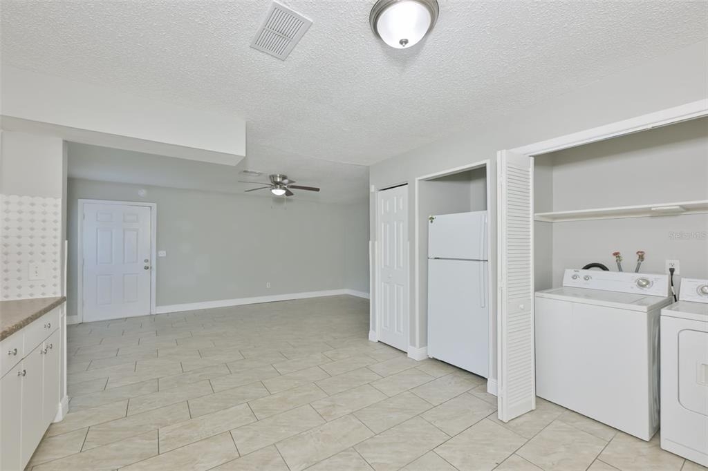 15616 Avalon Avenue - Photo 11