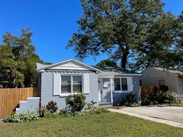 2720 Edwards Avenue S - Photo 1