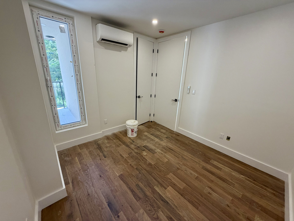 3092 Farragut rd - Photo 3