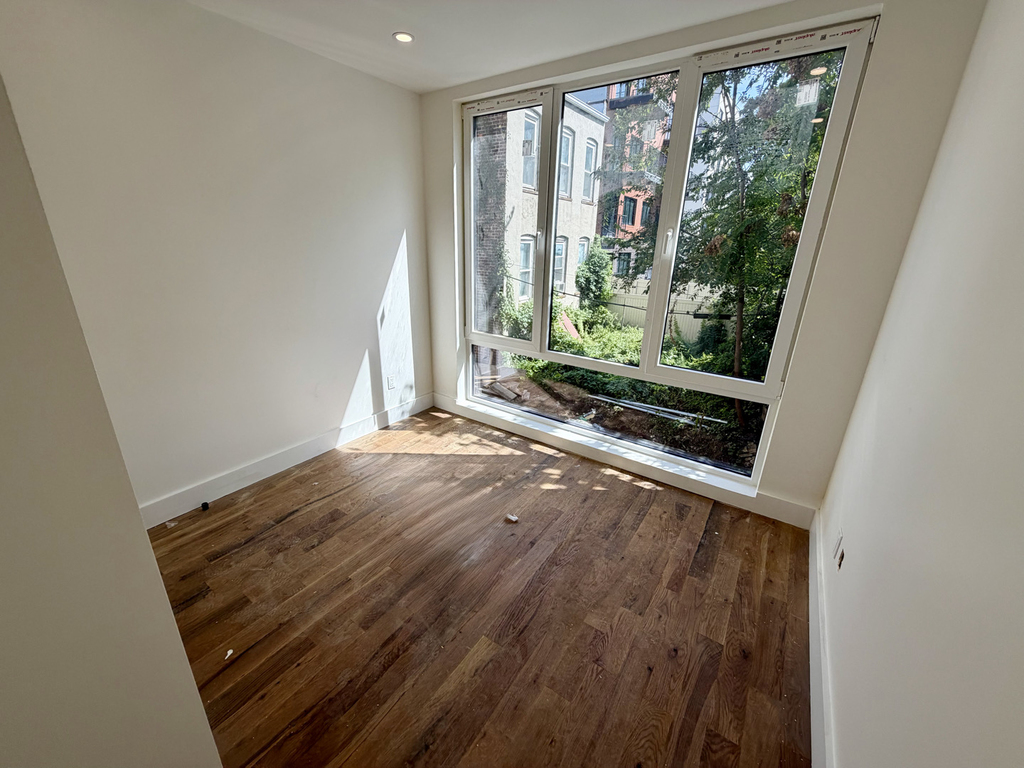 3092 Farragut rd - Photo 4