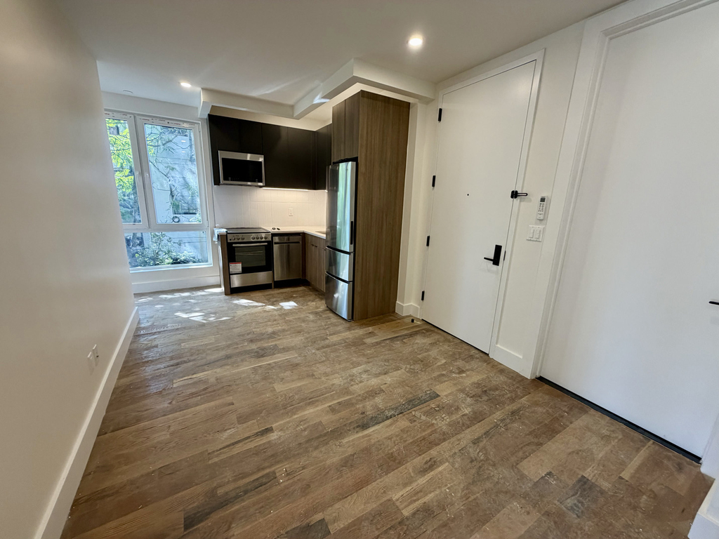 3092 Farragut rd - Photo 1