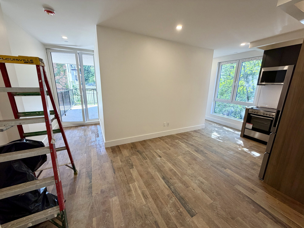 3092 Farragut rd - Photo 2