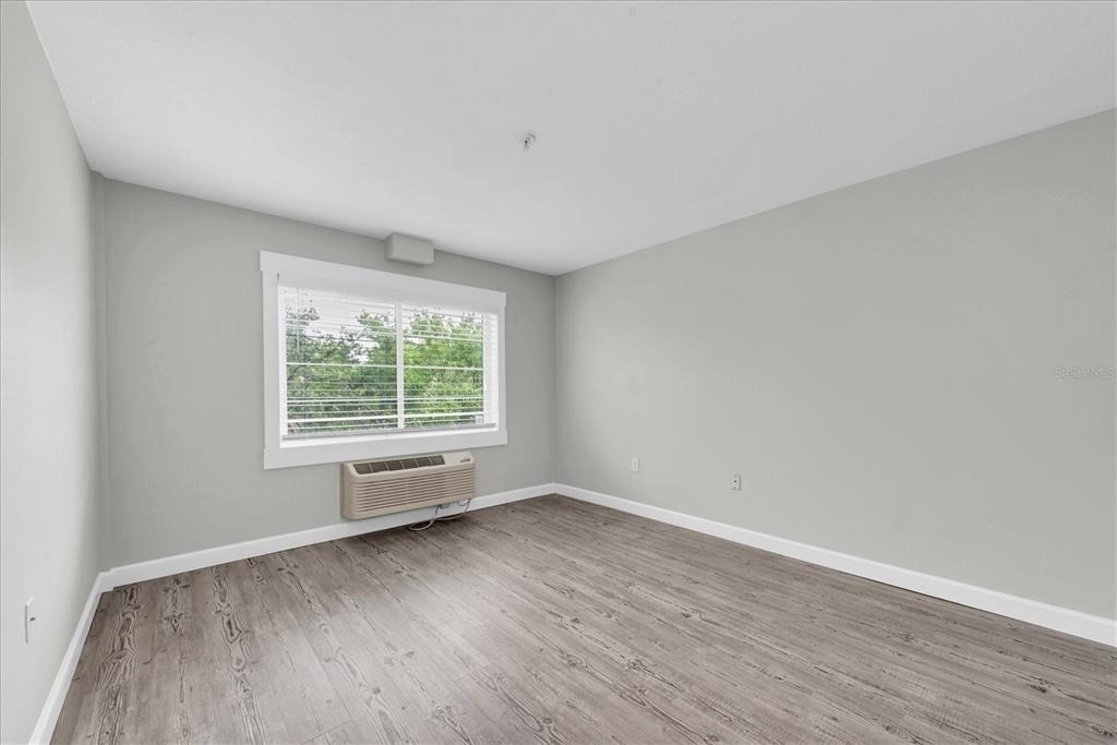 406 W Cedar Street - Photo 8