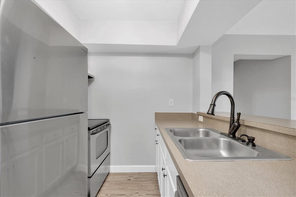 406 W Cedar Street - Photo 4