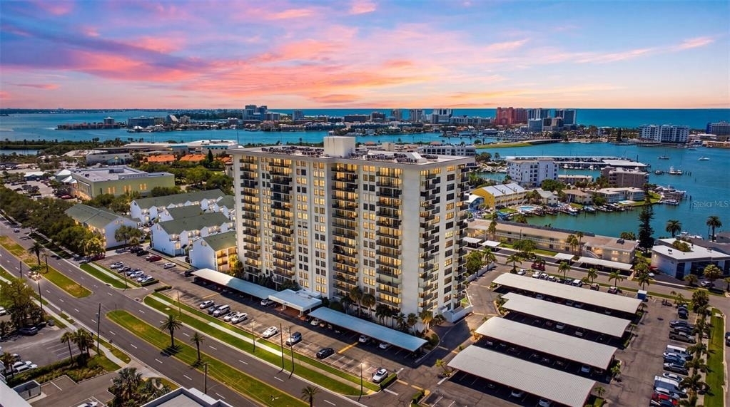 400 Island Way - Photo 0