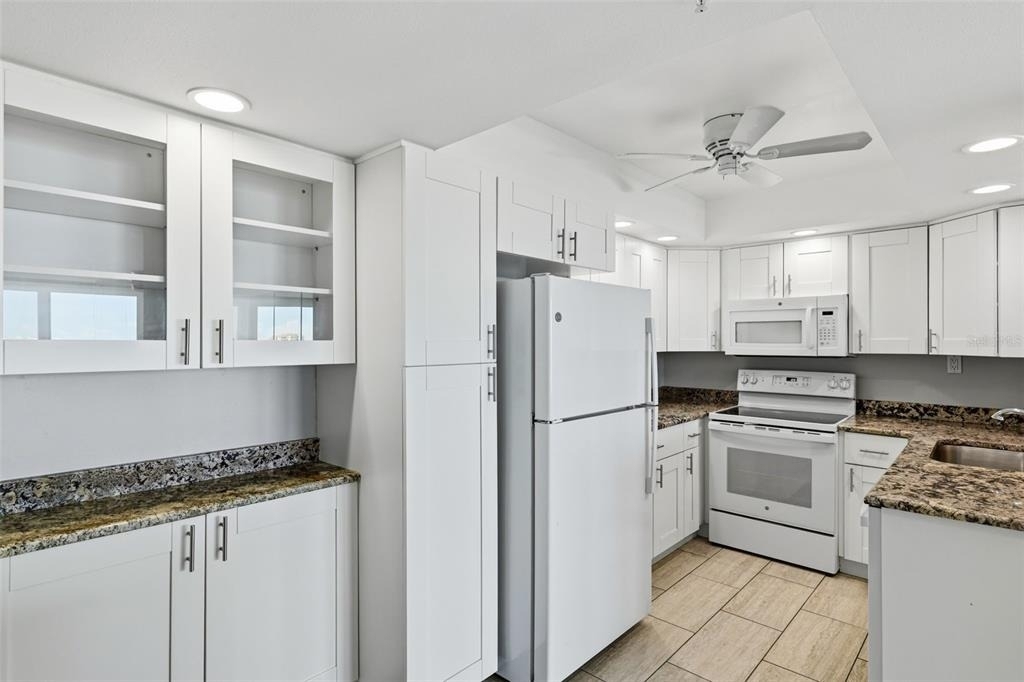 400 Island Way - Photo 10