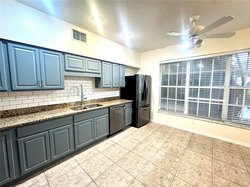 2800 Countryside Boulevard - Photo 4