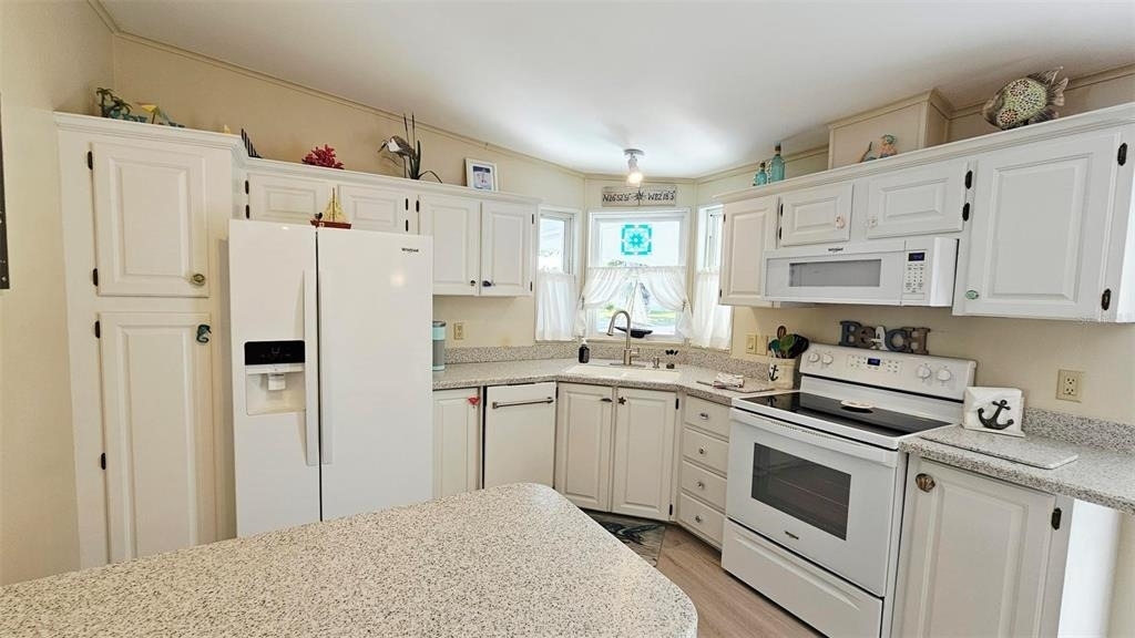 9122 Kestral Circle - Photo 11