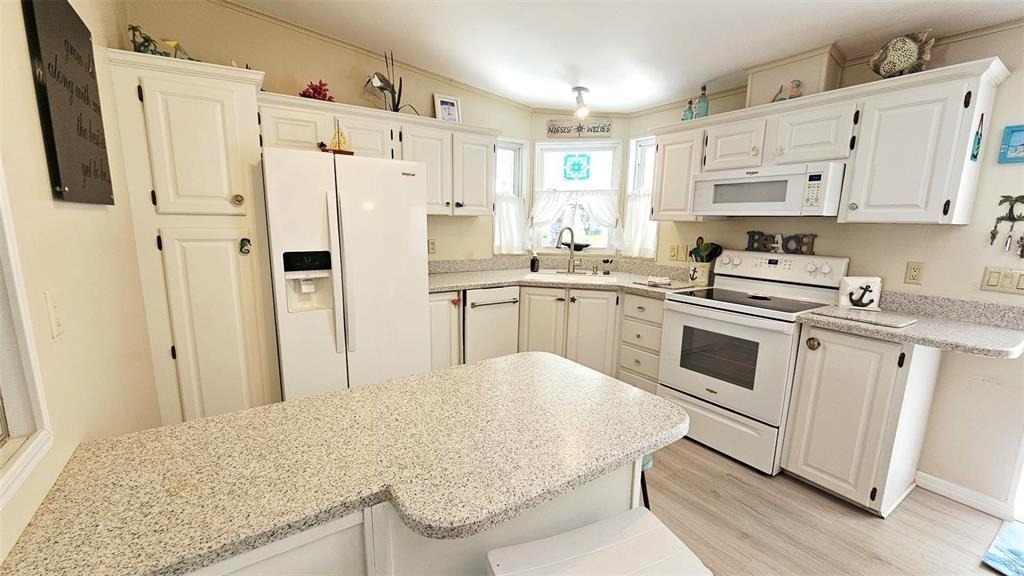 9122 Kestral Circle - Photo 10
