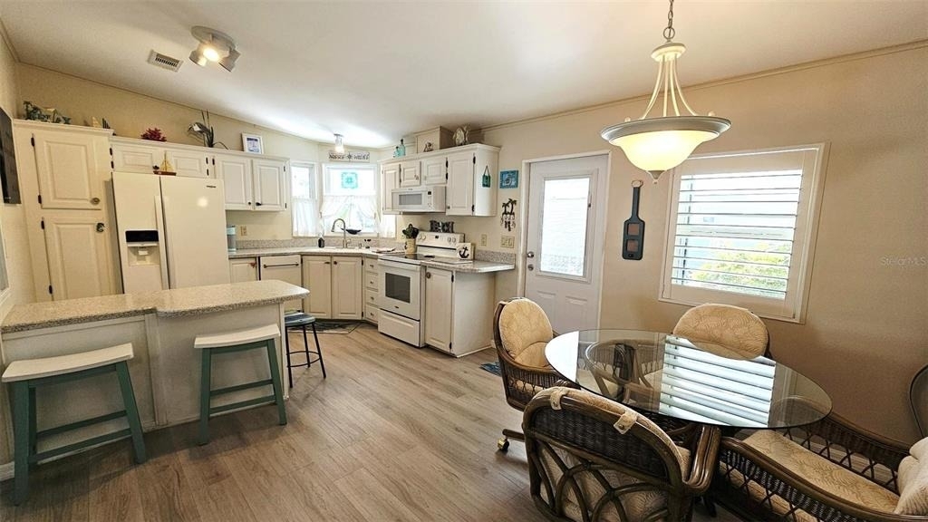 9122 Kestral Circle - Photo 6