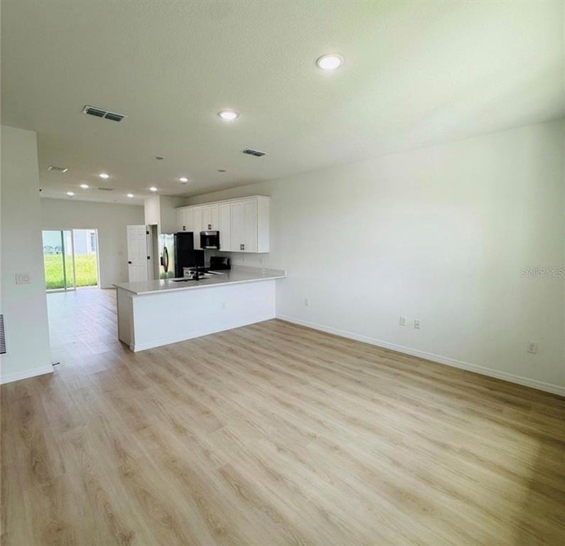 646 Desmoines Court - Photo 1