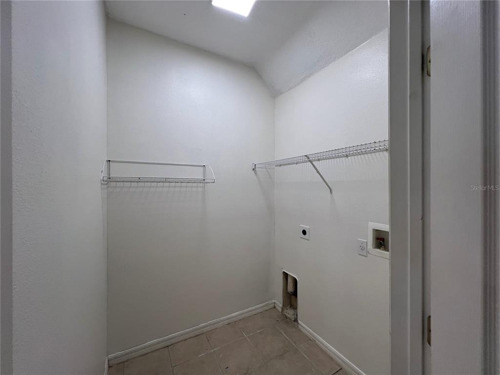 554 Hiawatha Palm Place - Photo 9