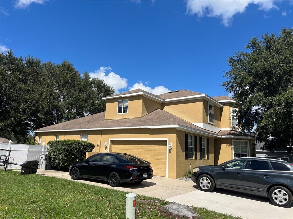 554 Hiawatha Palm Place - Photo 1