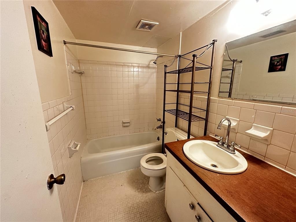 1315 Se Silver Springs Place - Photo 4