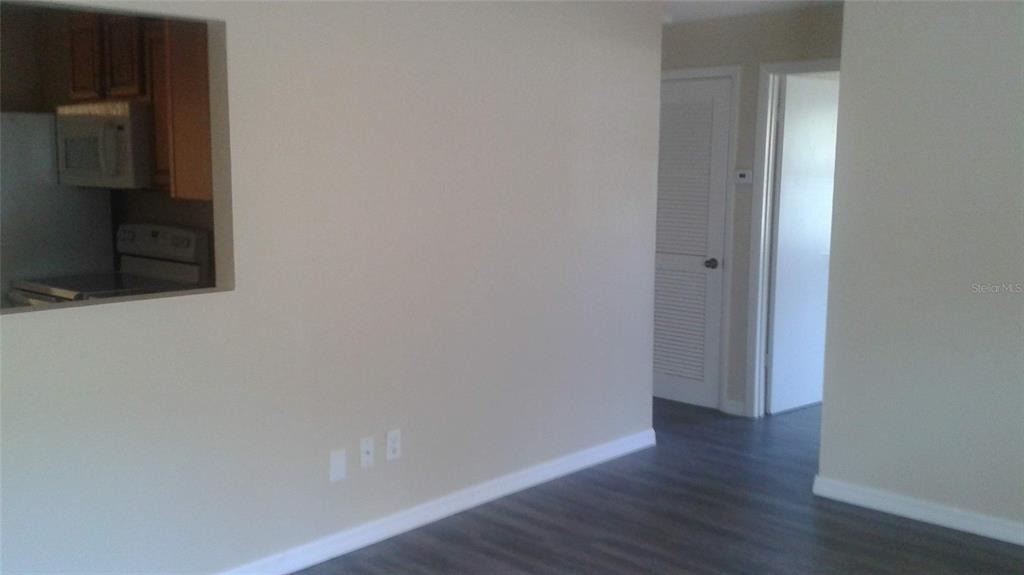 410 N Hill Avenue - Photo 5