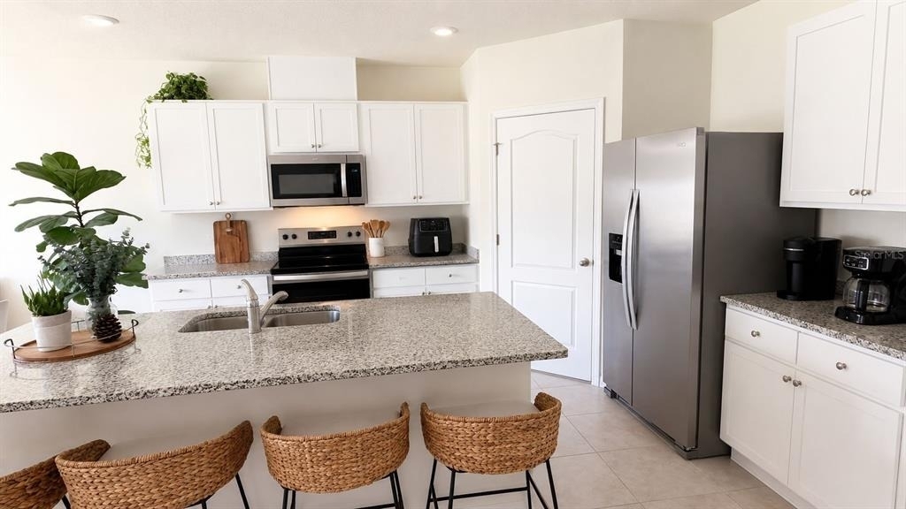 654 Park Place Blvd - Photo 6