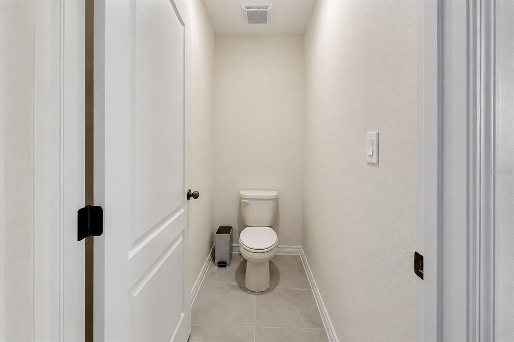 654 Park Place Blvd - Photo 9
