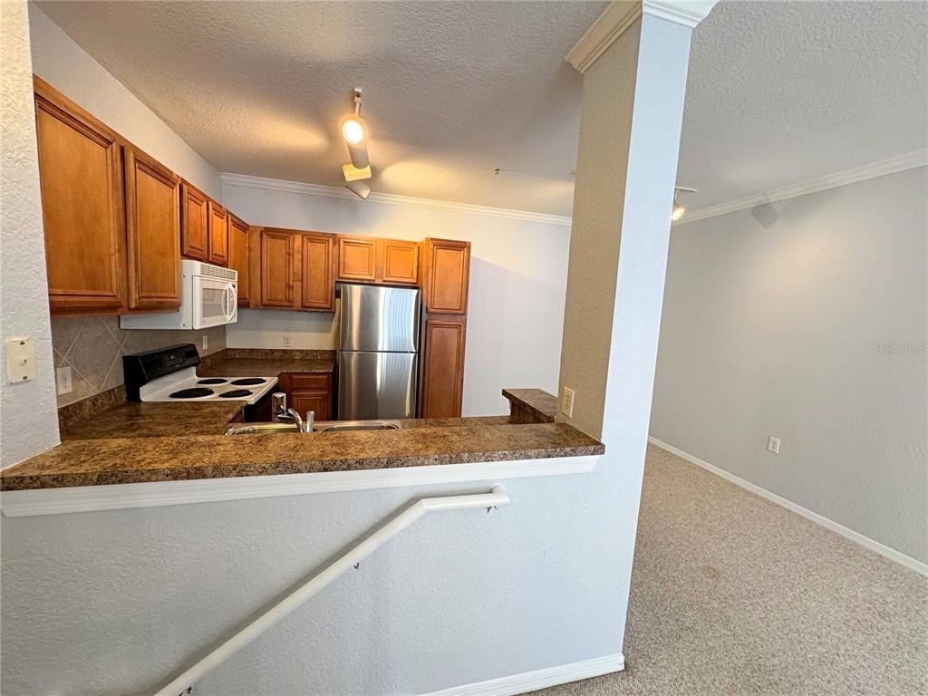 6131 Metrowest Boulevard - Photo 3
