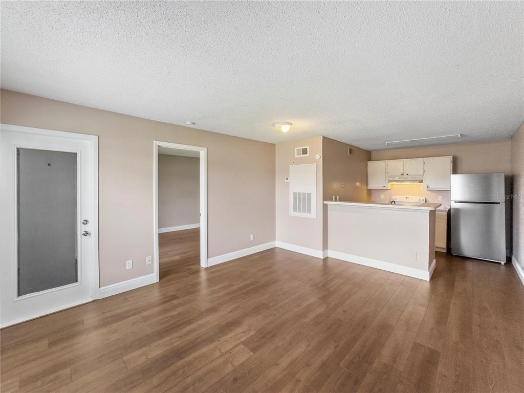 2130 Cascades Boulevard - Photo 3