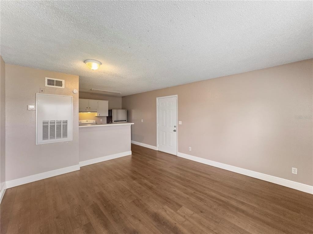2130 Cascades Boulevard - Photo 4