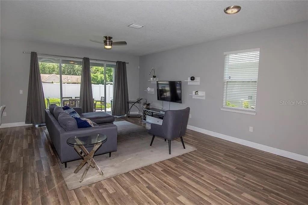 3855 S Fern Creek Avenue - Photo 3