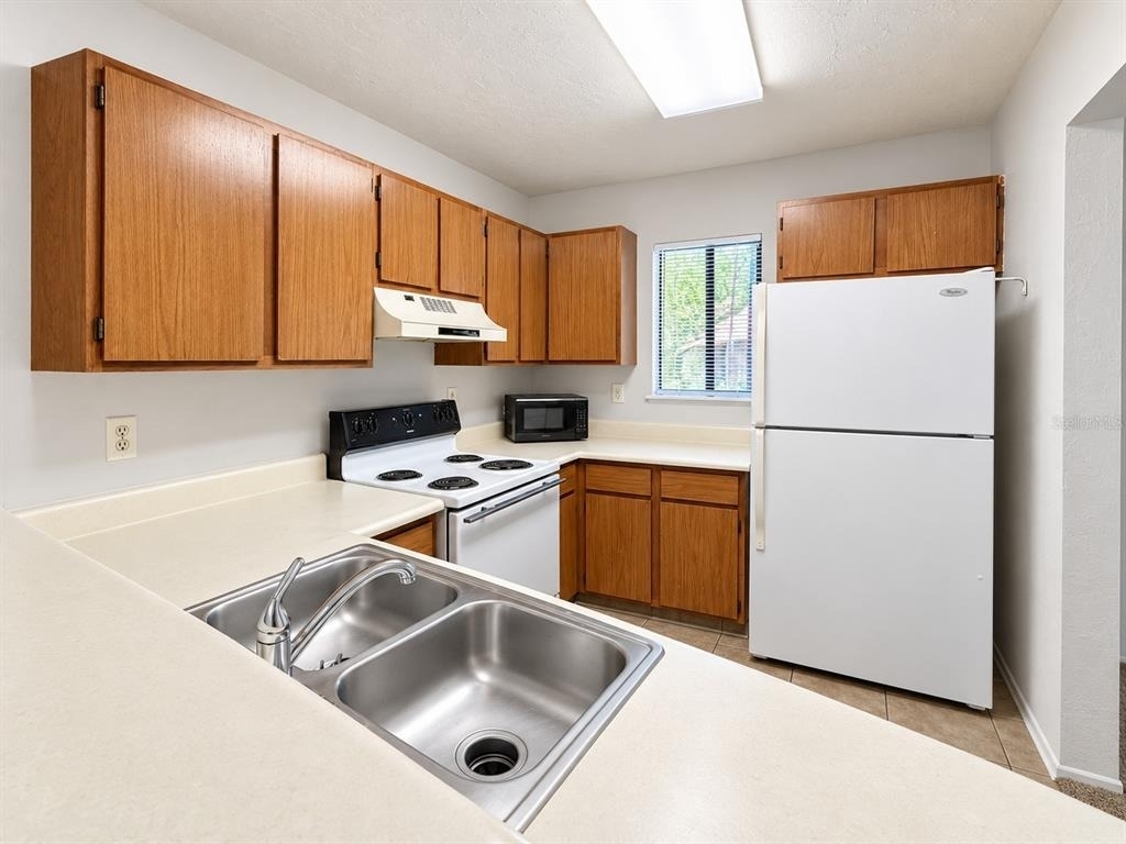 111 Se 16th Avenue - Photo 2