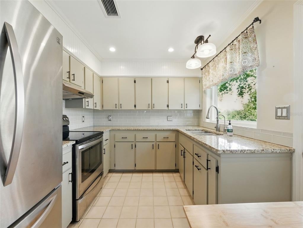 1426 Crestview Drive - Photo 8