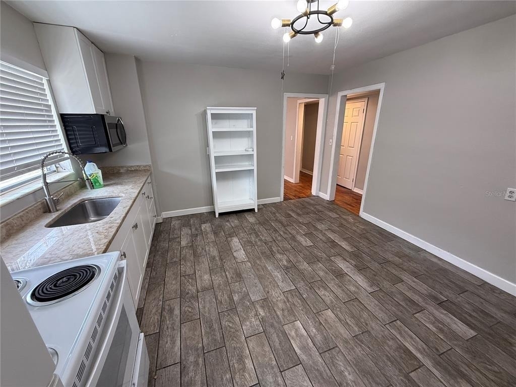 937 15th Street W - Photo 5