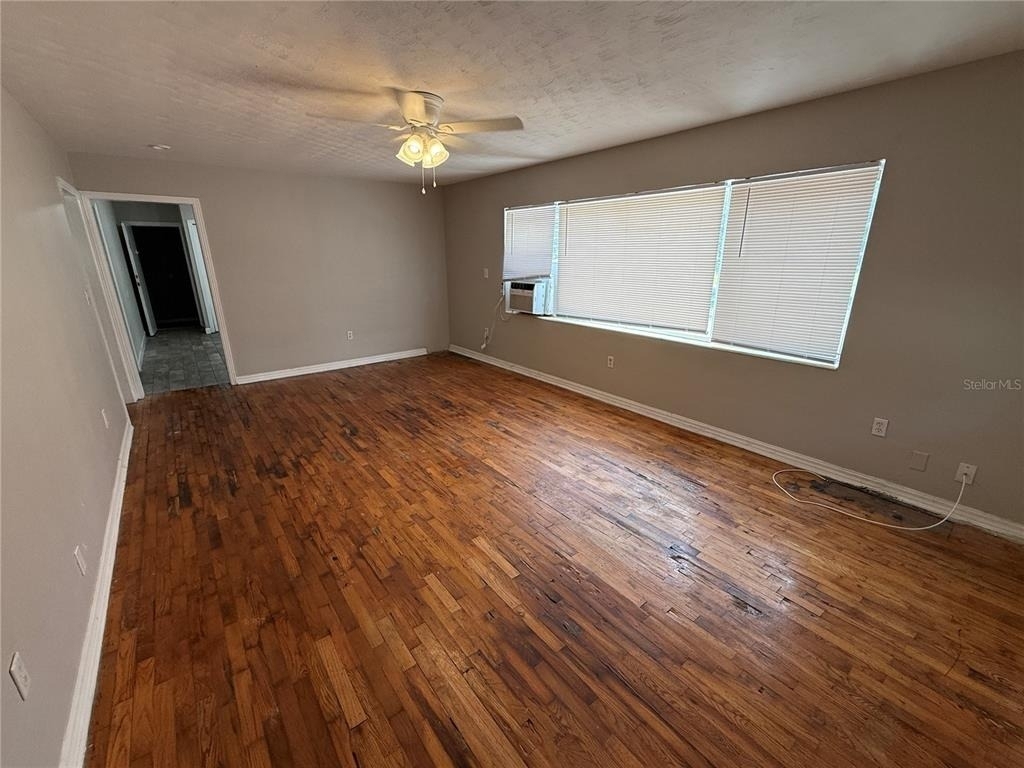 937 15th Street W - Photo 2