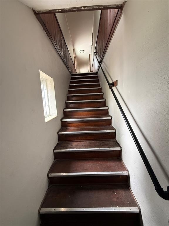 937 15th Street W - Photo 1