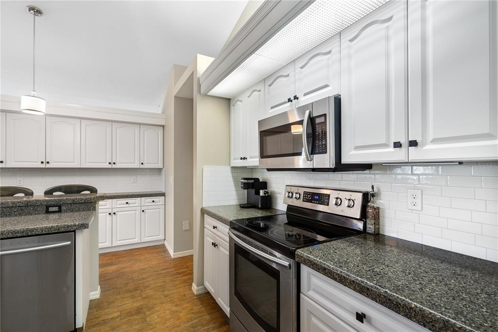 5828 Sandy Pointe Drive - Photo 8