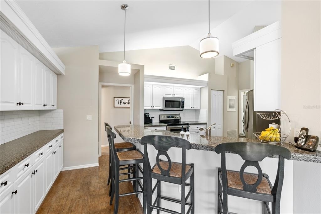 5828 Sandy Pointe Drive - Photo 5