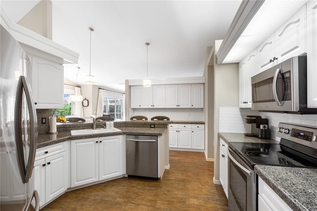 5828 Sandy Pointe Drive - Photo 6