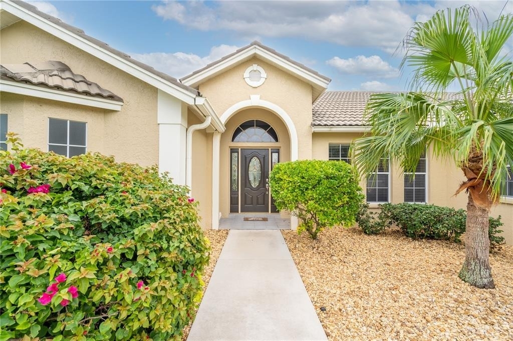 5828 Sandy Pointe Drive - Photo 1