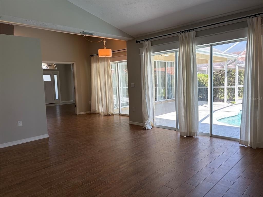 5828 Sandy Pointe Drive - Photo 9