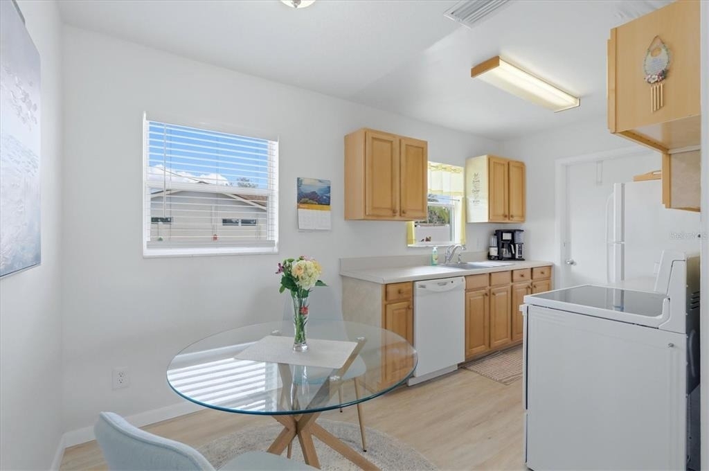 723 S Brink Avenue - Photo 7