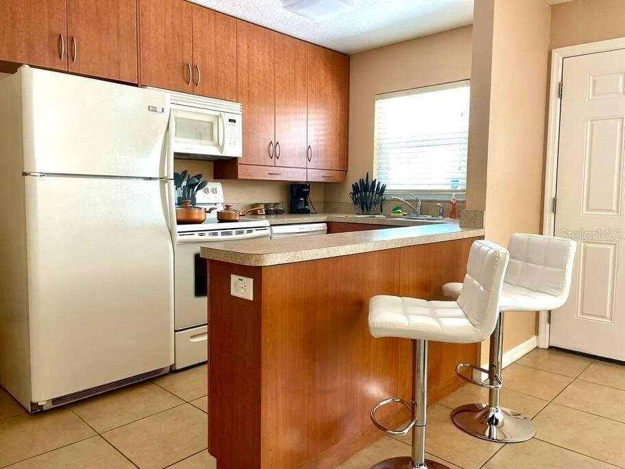 2050 Arlington St - Photo 2