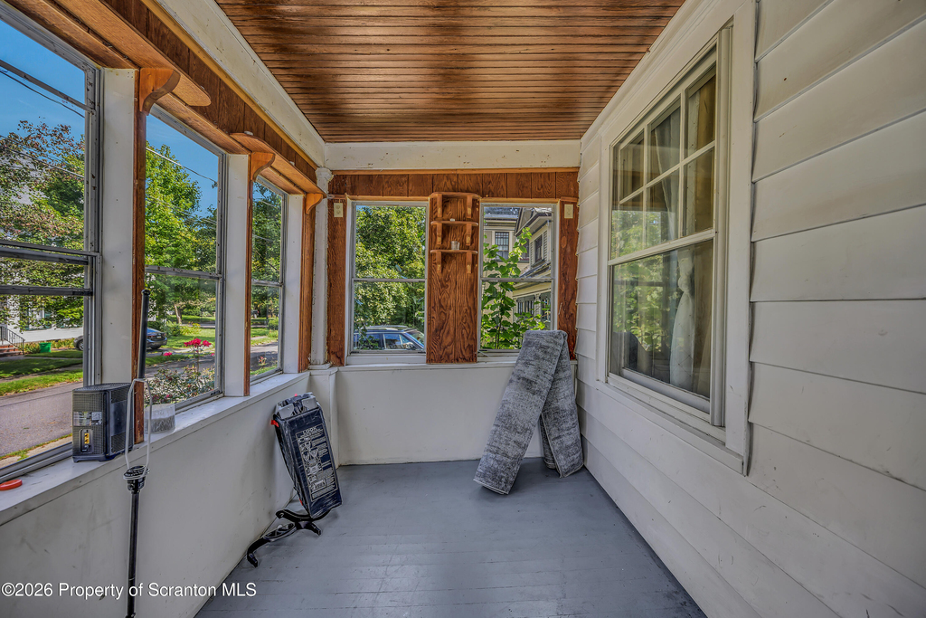 105 Spring Street W - Photo 19